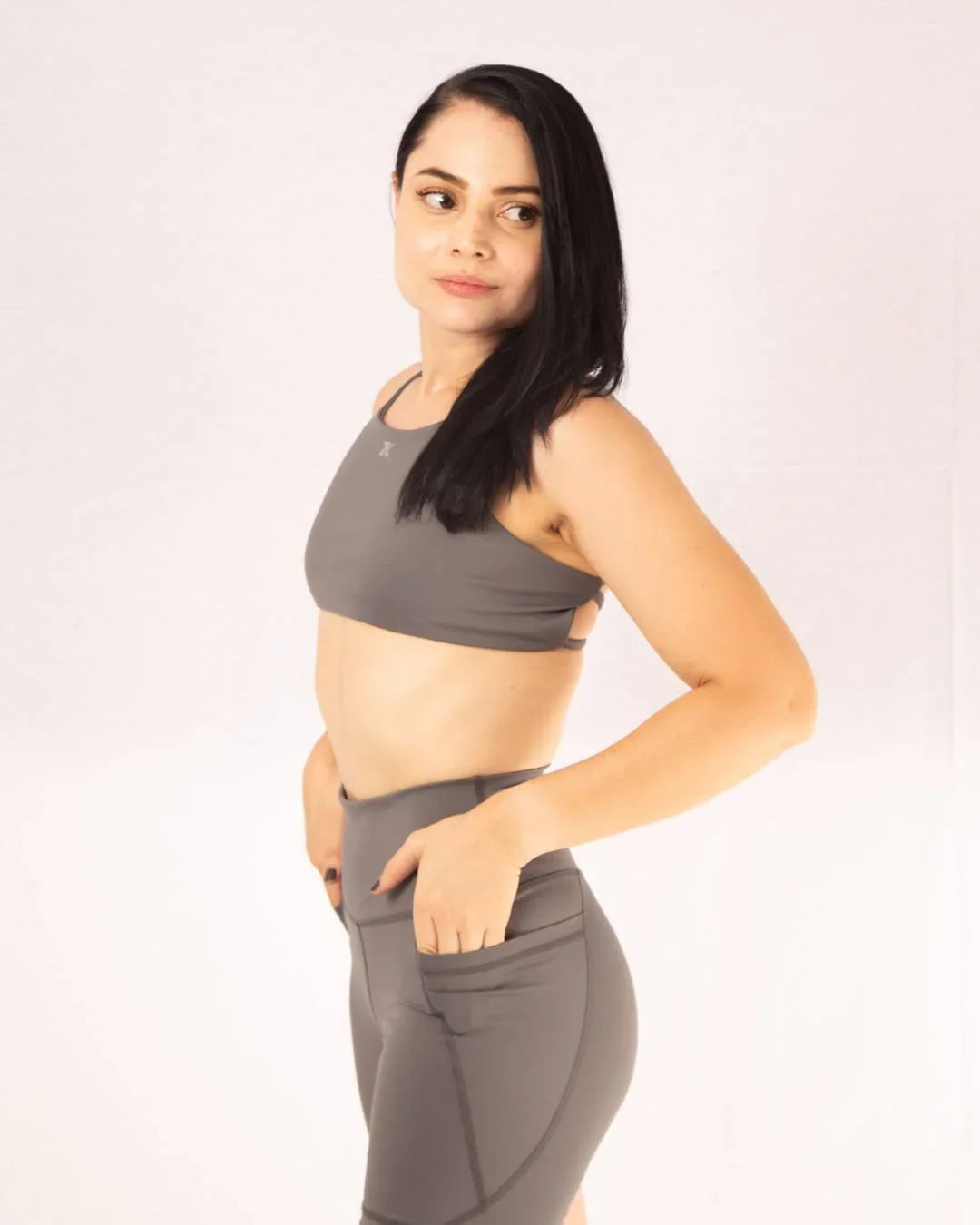 Top deportivo para mujer con tiras espalda cruzada 7K Sport Wear