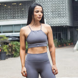 Top deportivo femenino flora cuello fruncido 7K Sport Wear