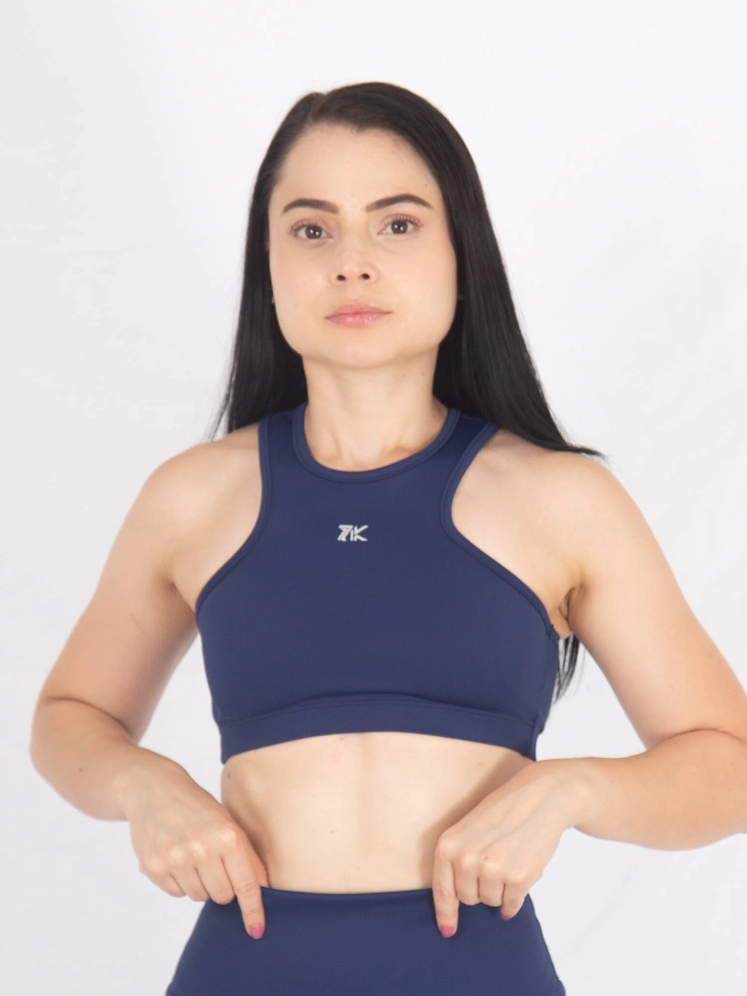 Top Deportivo Para Mujer con Soporte Medio Color Azul Oscuro 7K Sport Wear