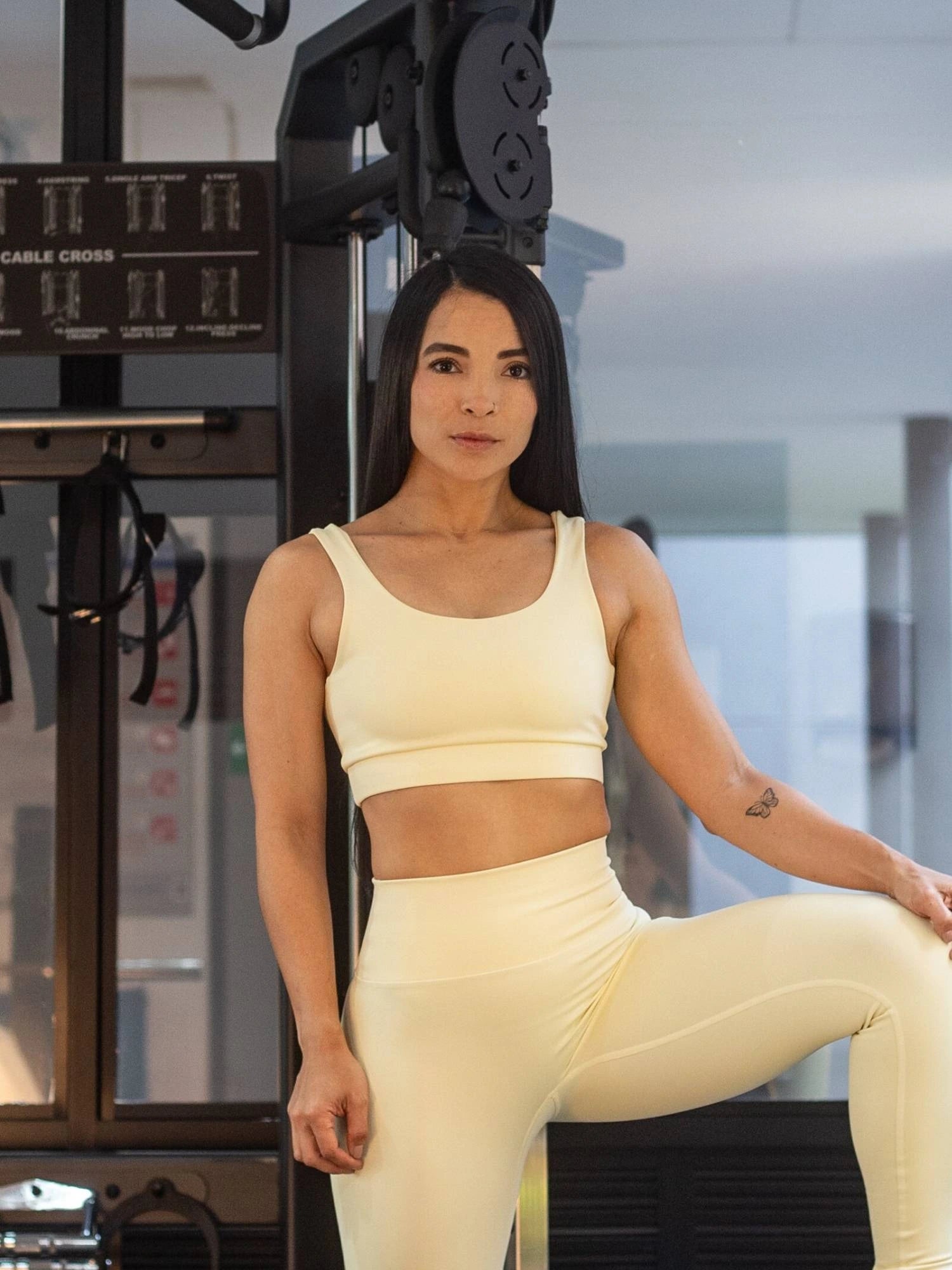 Top deportivo para mujer elegance amarillo 7K Sport Wear