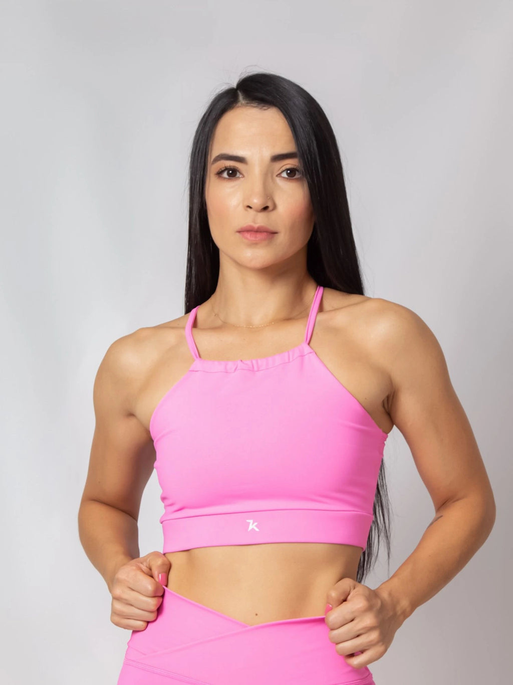 Top deportivo femenino flora cuello fruncido 7K Sport Wear