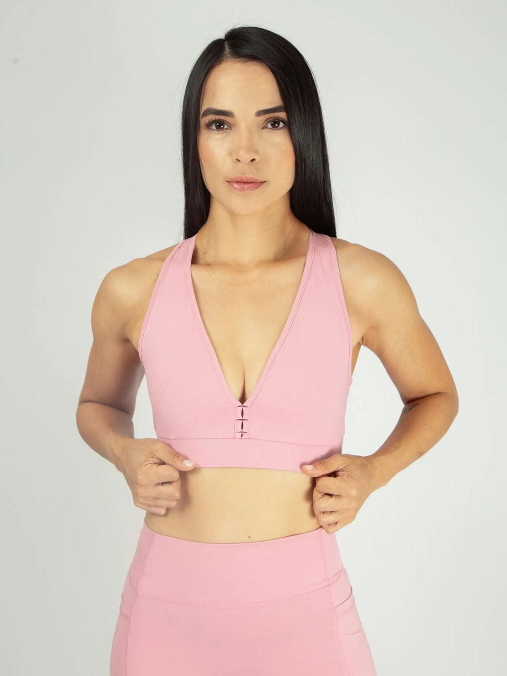 Top deportivo femenino con escote frontal 7K Sport Wear