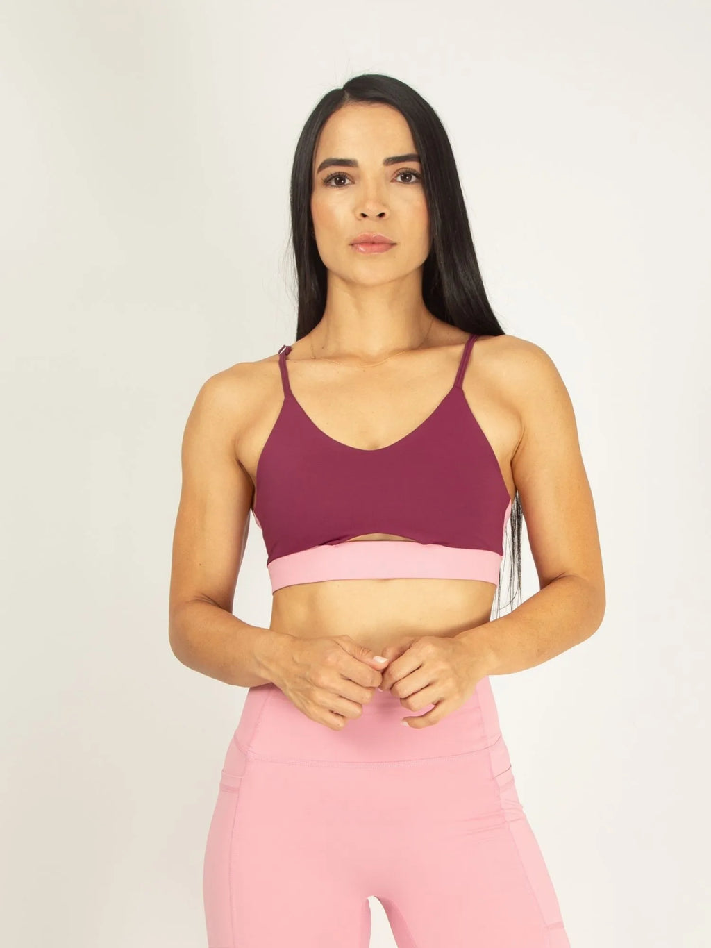 Top deportivo femenino con abertura frontal 7K Sport Wear