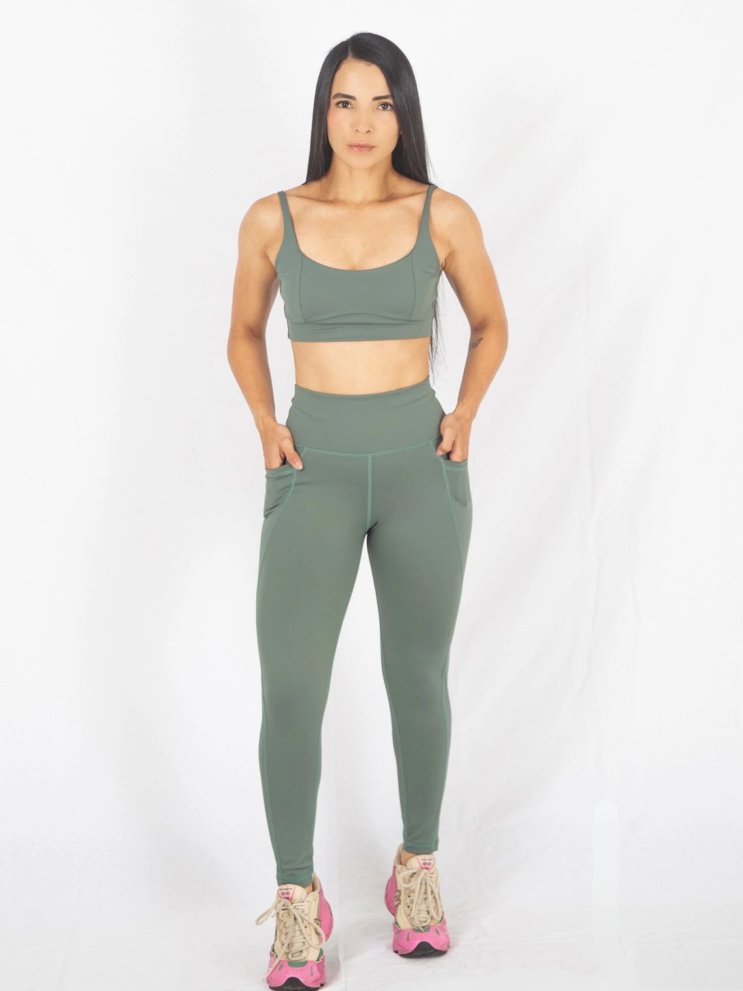 Set Top Soporte Medio + Leggins con Bolsillo y con Control Abdomen 7K Sport Wear