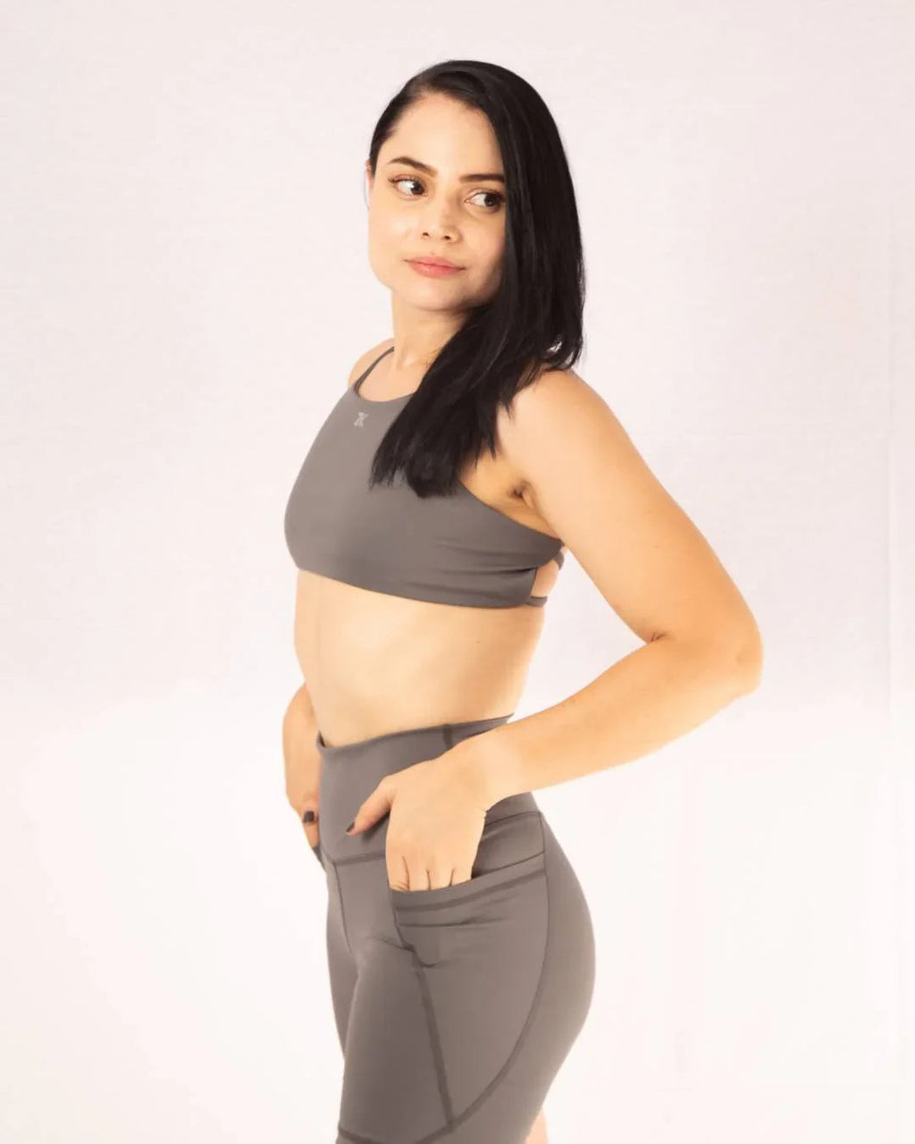Top deportivo para mujer con tiras espalda cruzada 7K Sport Wear