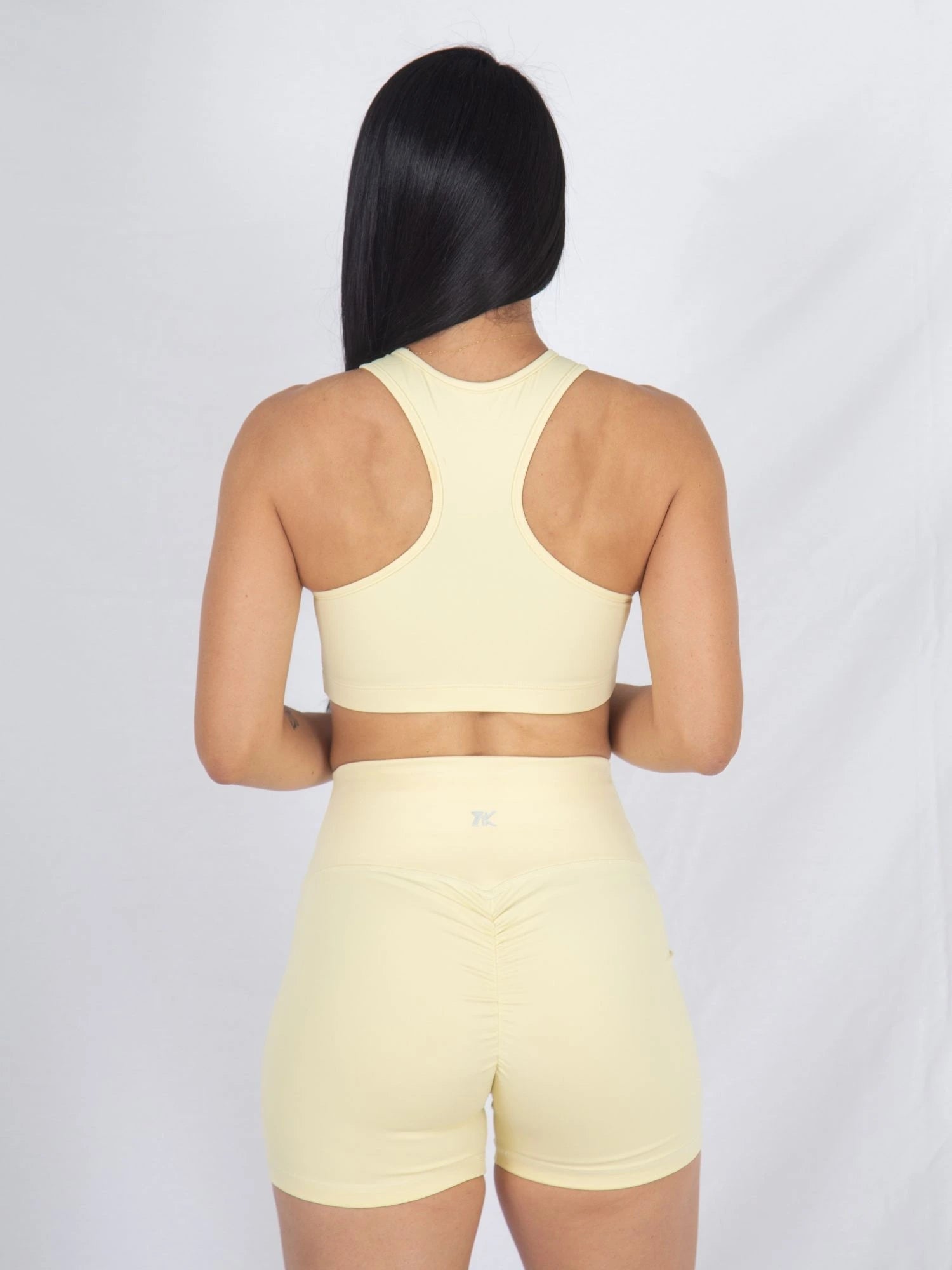 Short Deportivo Tiro Alto con Control Abdomen y Realce de Glúteo Color Amarillo 7K Sport Wear