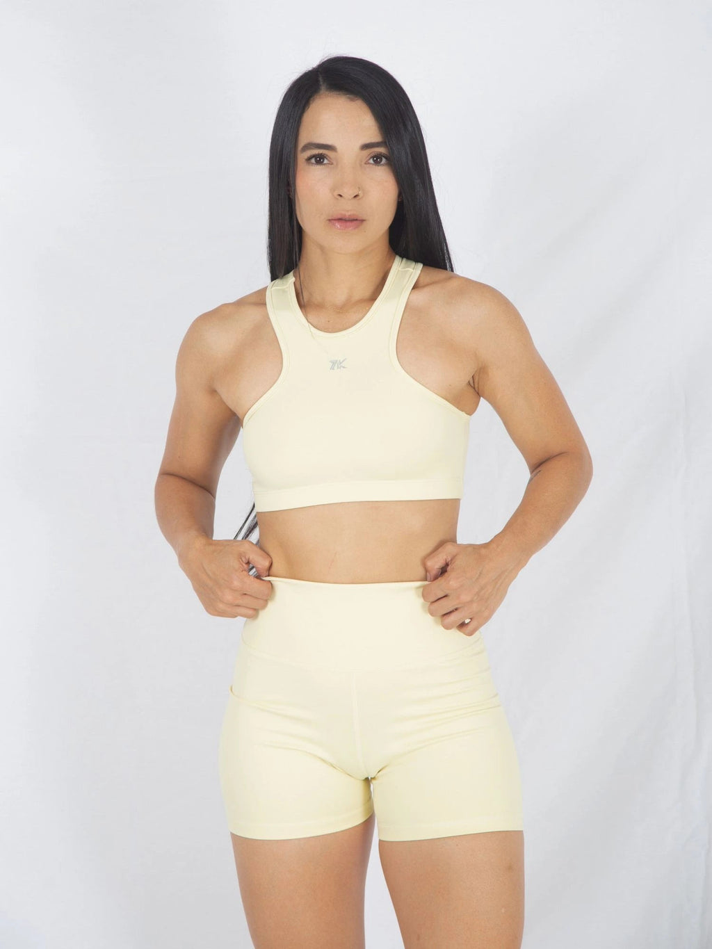 Short Deportivo Tiro Alto con Control Abdomen y Realce de Glúteo Color Amarillo 7K Sport Wear