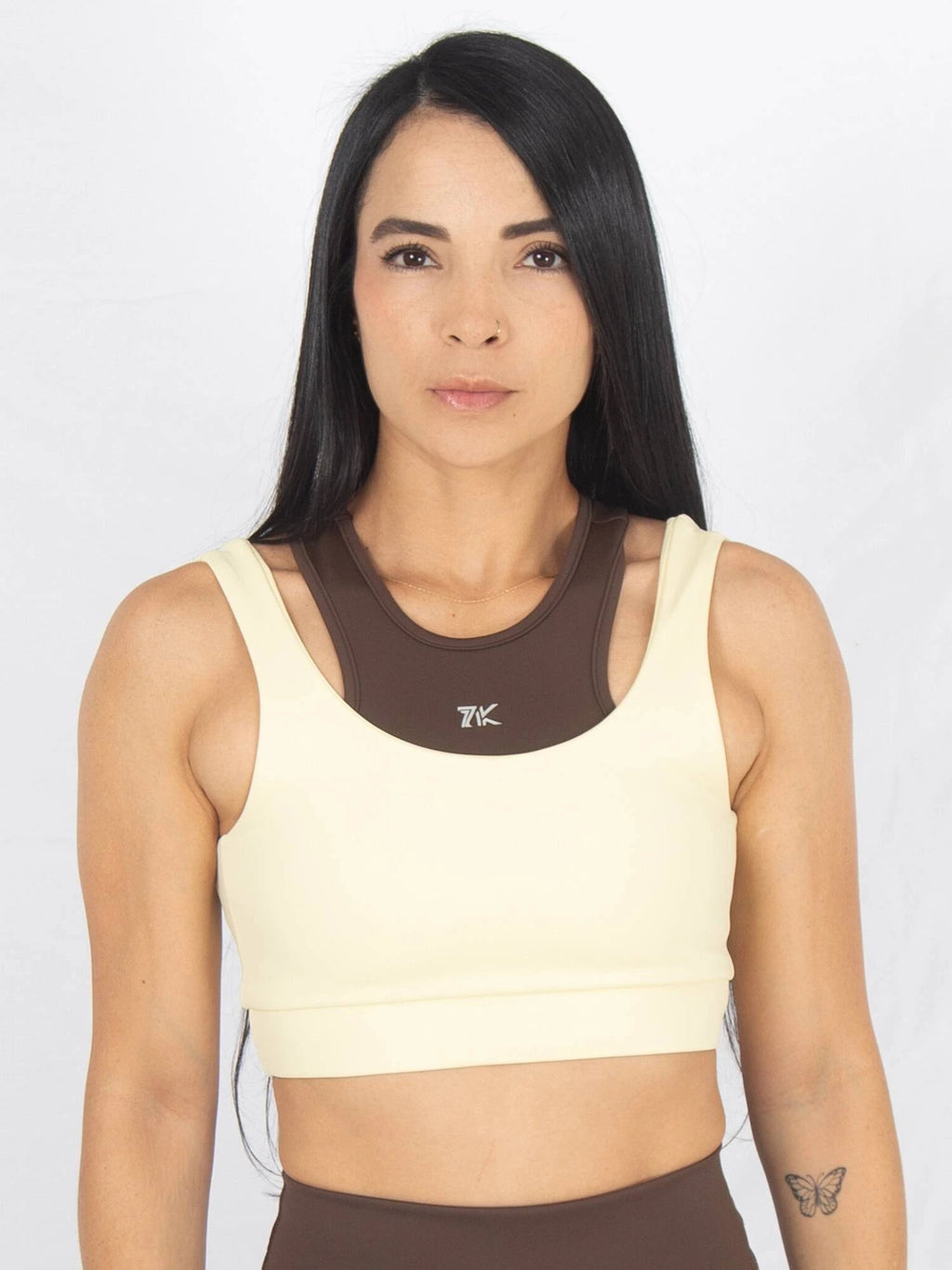 Top Deportivo Para Mujer con Soporte Medio Color Chocolate 7K Sport Wear