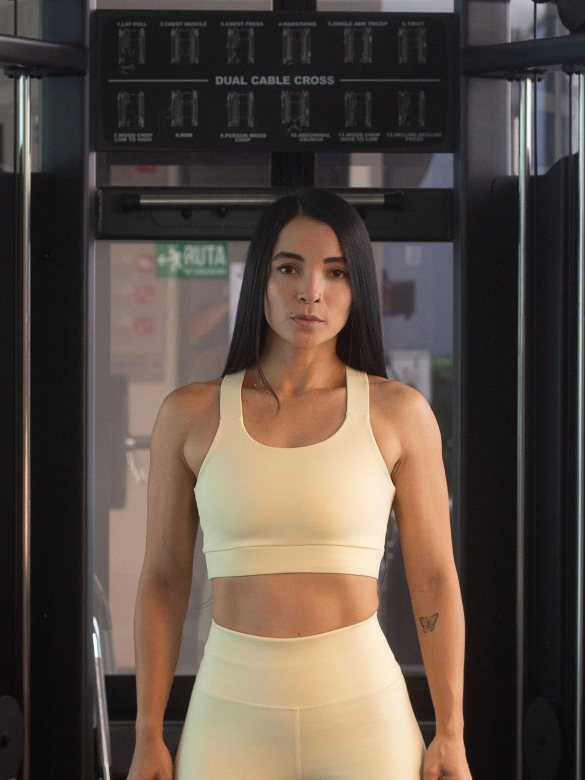 Top Soporte Alto con Espalda Cruzada y Doble Forro Amarillo 7K Sport Wear