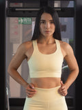 Top Soporte Alto con Espalda Cruzada y Doble Forro Amarillo 7K Sport Wear